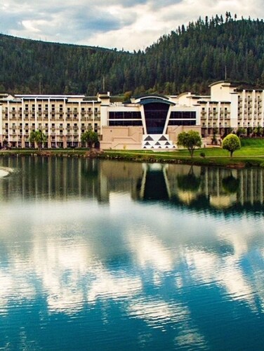 Ruidoso NM 4/3.5 Mountain Retreat w/ Game Room/Pool Table, and Close to Golf/Ski