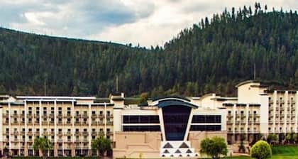 Ruidoso NM 4/3.5 Mountain Retreat w/ Game Room/Pool Table, and Close to Golf/Ski