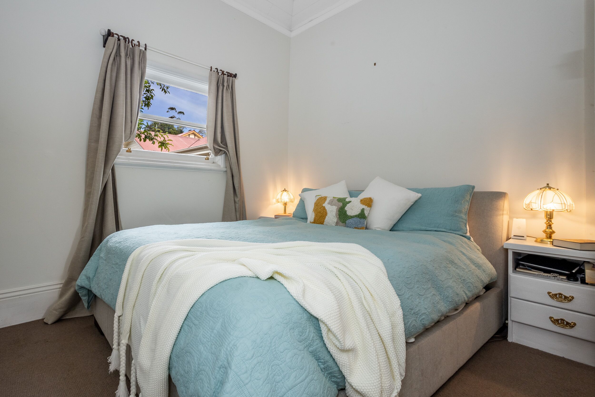 2 habitaciones, tabla de planchar con plancha y wifi gratis 