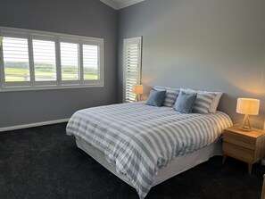4 chambres, fer et planche à repasser, lit parapluie, Wi-Fi gratuit