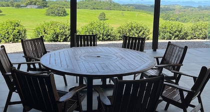 Luxury farmhouse in the Byron Hinterland