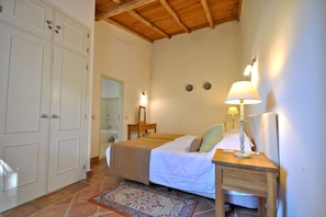 4 bedrooms - Villa in Almancil with Pool and Golf Green (Almancil)