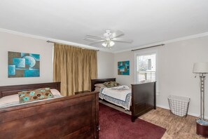 3 camere, ferro/asse da stiro, Wi-Fi gratuito, lenzuola