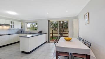 Fridge, oven, dishwasher, coffee/tea maker