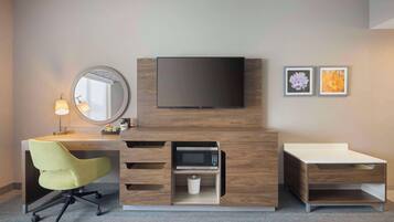 In-room safe, desk, iron/ironing board, bed sheets