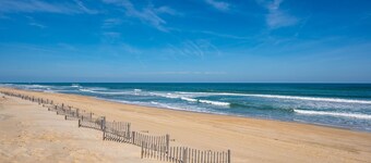 Discounted Semi-Oceanfront, Hot Tub, Walk to Beach Fully Loaded, Arcade