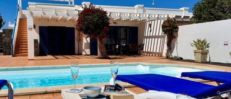 Een verwarmd zwembad