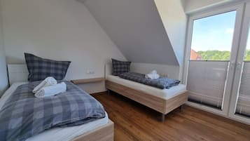 3 bedrooms, travel crib, free WiFi, bed sheets