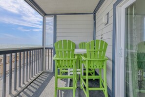 Outdoor dining - Sea Oaks 107, 2 Bedroom, 2 Bathroom, Oceanfront condo (Garden City Beach)