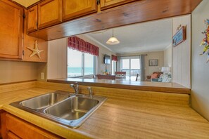 Interior - Sea Oaks 107, 2 Bedroom, 2 Bathroom, Oceanfront condo (Garden City Beach)