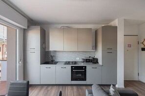 Frigorifero, microonde, forno, lavastoviglie