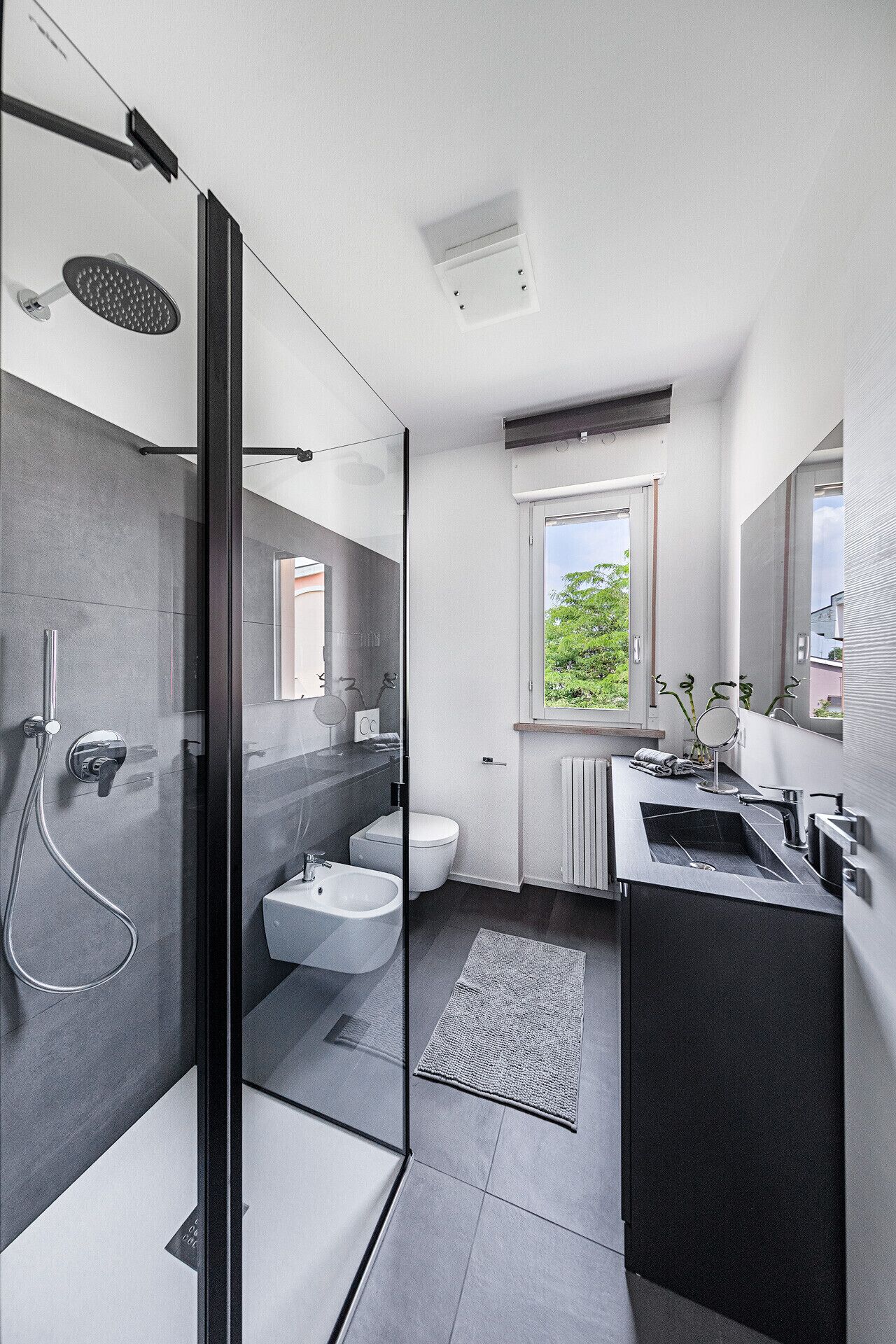 Doccia, asciugacapelli, bidet, asciugamani