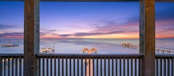 Copano Hooked-Waterfront, lighted pier, kayaks, stand up paddle boards!