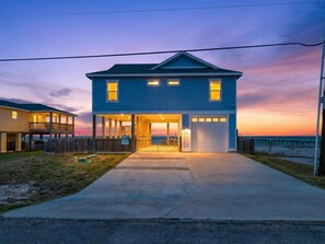 Exterior - Copano Hooked 4 Bedroom Home by RedAwning (Rockport)