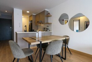 Dining - w* | Modern 2BR with Balcony in Barranco (Barranco)
