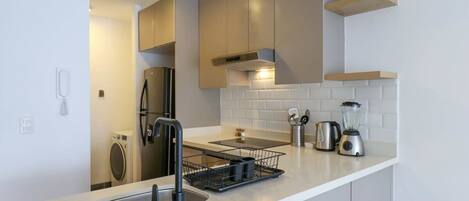 Fridge, microwave, oven, stovetop