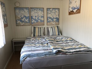 2 bedrooms, desk, travel crib, WiFi