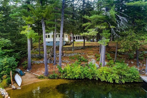 Waterfront camp on quiet part of Lake Winnisquam, dog-friendly, w/dock