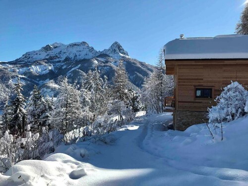 chalet montagne proche remontée mécanique à Praloup 1500, dans les  alpes du sud