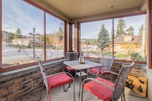 Dining - Downtown Leavenworth In the Middle of it all! (Leavenworth)