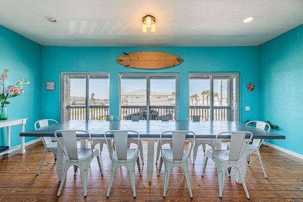 Dining - Fabulous 6 BR/4 BA Sleeps 16, Private Pool, Poker Room, Walk to the Beach! (Port Aransas)
