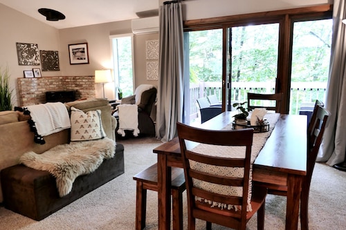 Windfall @ Quechee Club VT: Cozy Updated Condo  A/C, Fireplace -Ski -Golf -Renew