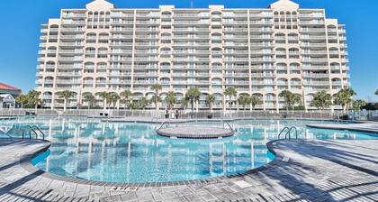 Waterfront Luxury Huge Condo with 15000sf Pool