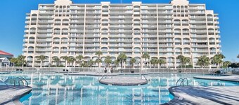 Waterfront Luxury Huge Condo with 15000sf Pool