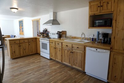 Remodeled farmhouse on 110 Acres with mountain views