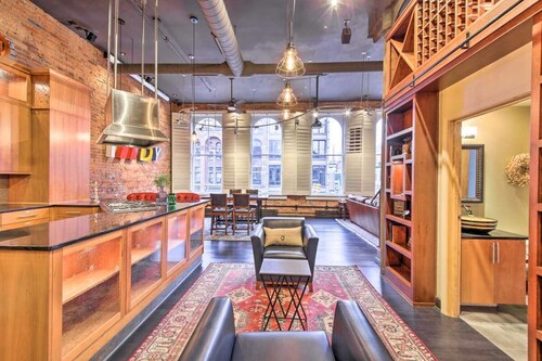 Luxury Downtown Loft - Walkable to everything!