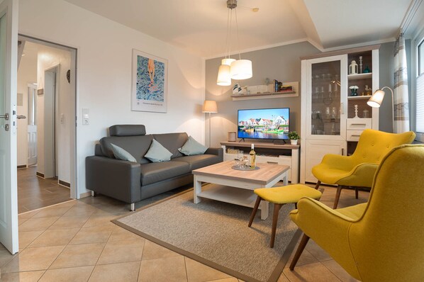 Smart TV, books, stereo, printers