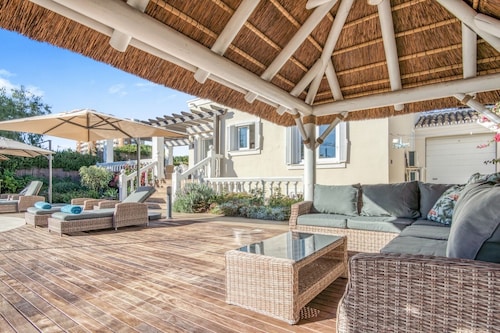 Luxurious 5* beachside villa with private pool