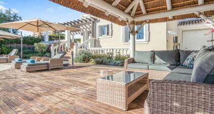 Luxurious 5* beachside villa with private pool