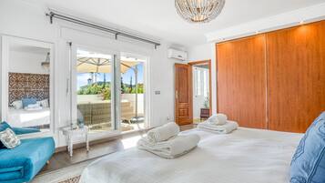 5 dormitorios, caja fuerte, tabla de planchar con plancha y wifi