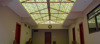 Modern Bedroom with Mountain View and Parking