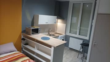 1 chambre, lit parapluie, Wi-Fi gratuit, draps fournis