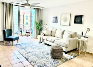 Smart TV, DVD player, books, stereo - Beachfront Paradise Resort Villa near San Juan (Rio Grande)