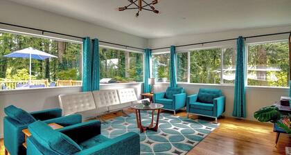 Mid-Century Modern House w/Tiki Room & Hot Tub