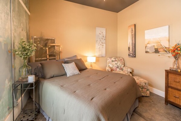 1 chambre, fer et planche à repasser, accès au Wi-Fi (inclus)