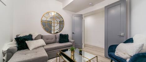 Smart TV, Netflix, streaming services