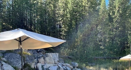 McCall ski cabin with vintage vibes and modern amenities, pet friendly 🌲