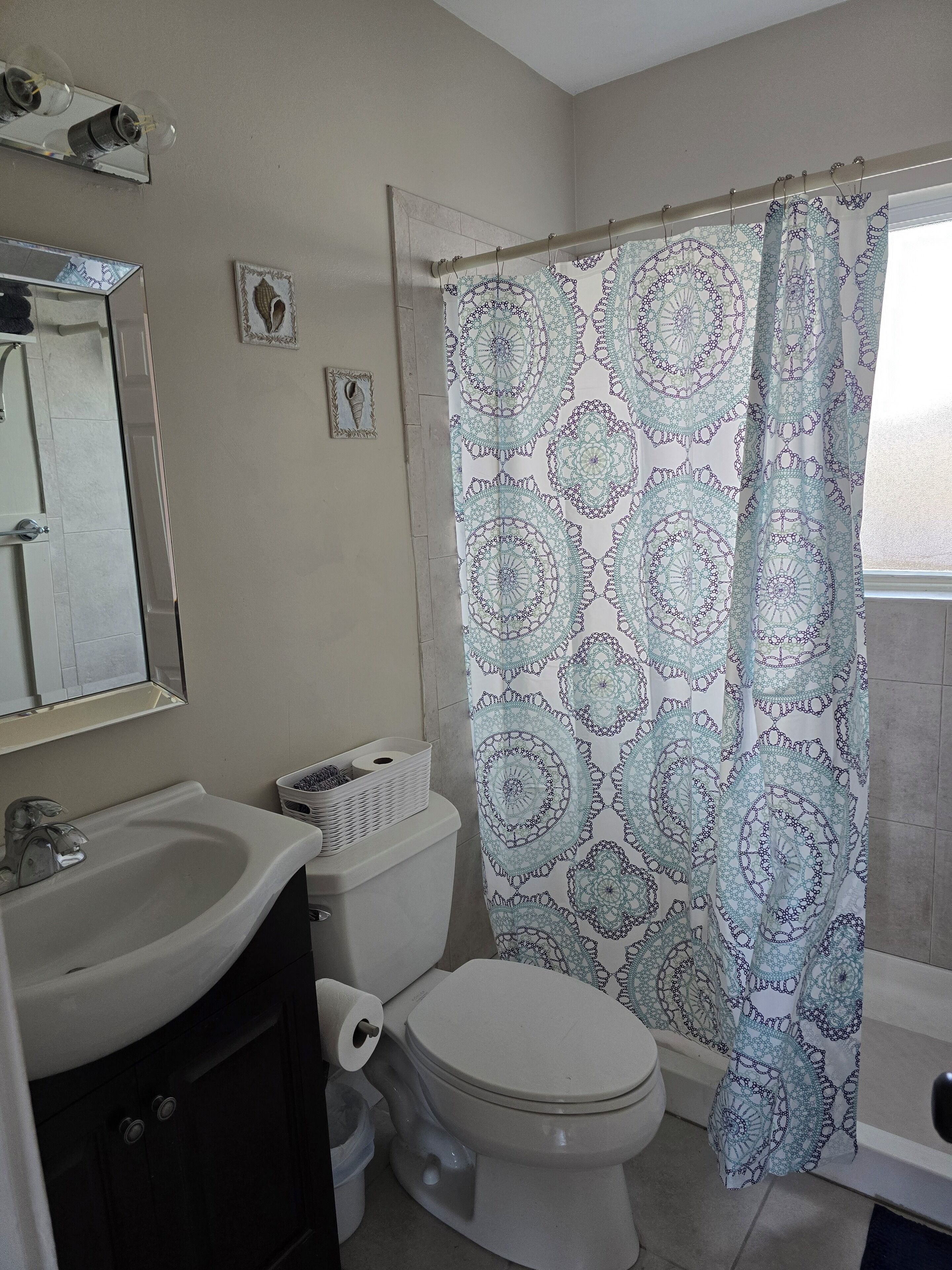 Towels, toilet paper