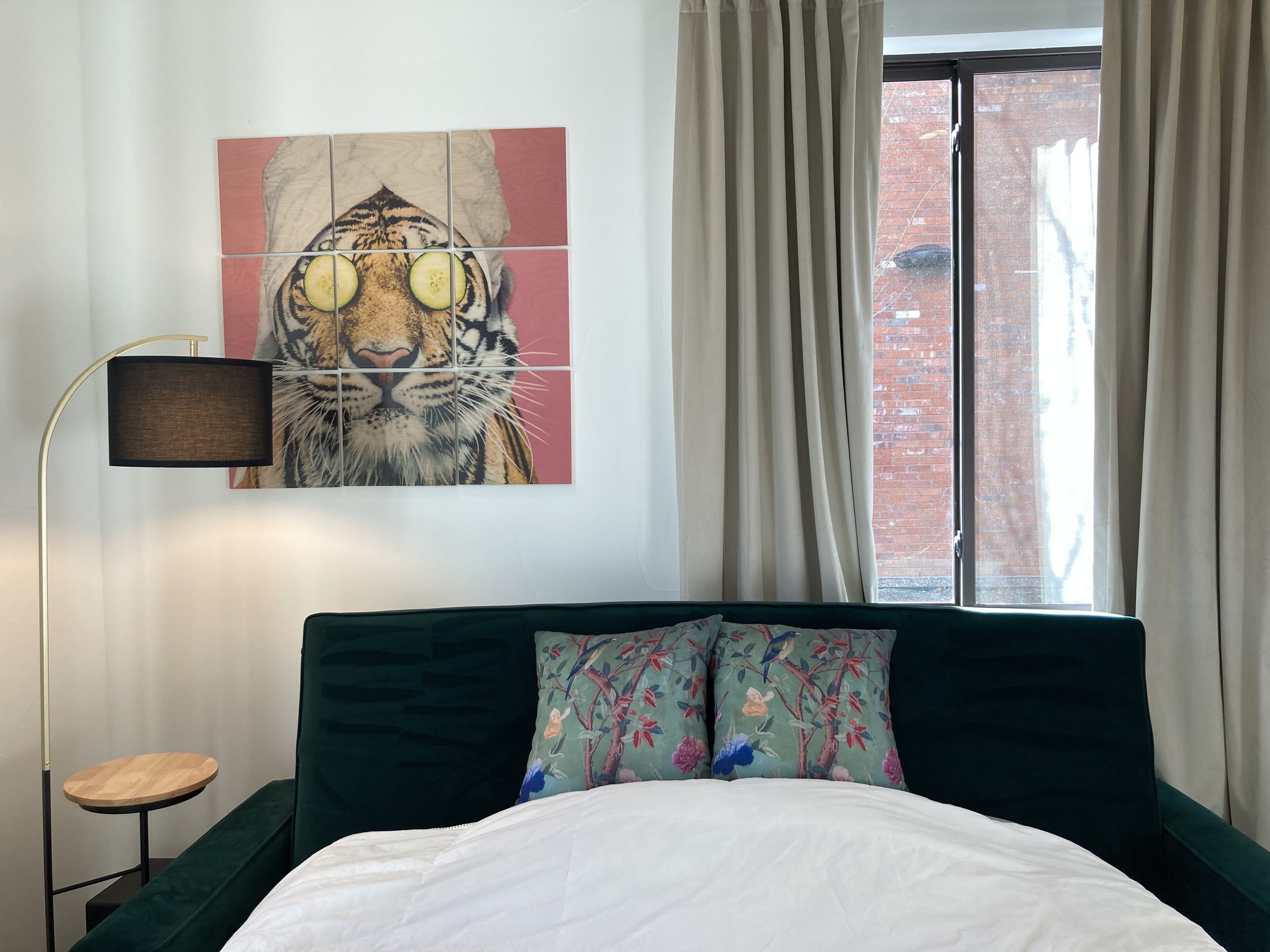 Artsy Private Rm w/amazing Rooftop views in Rino