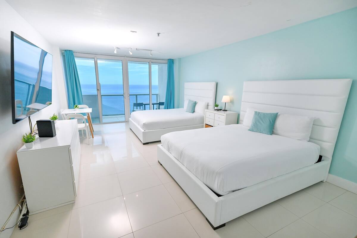 Studio, 2 Queen Beds, Balcony