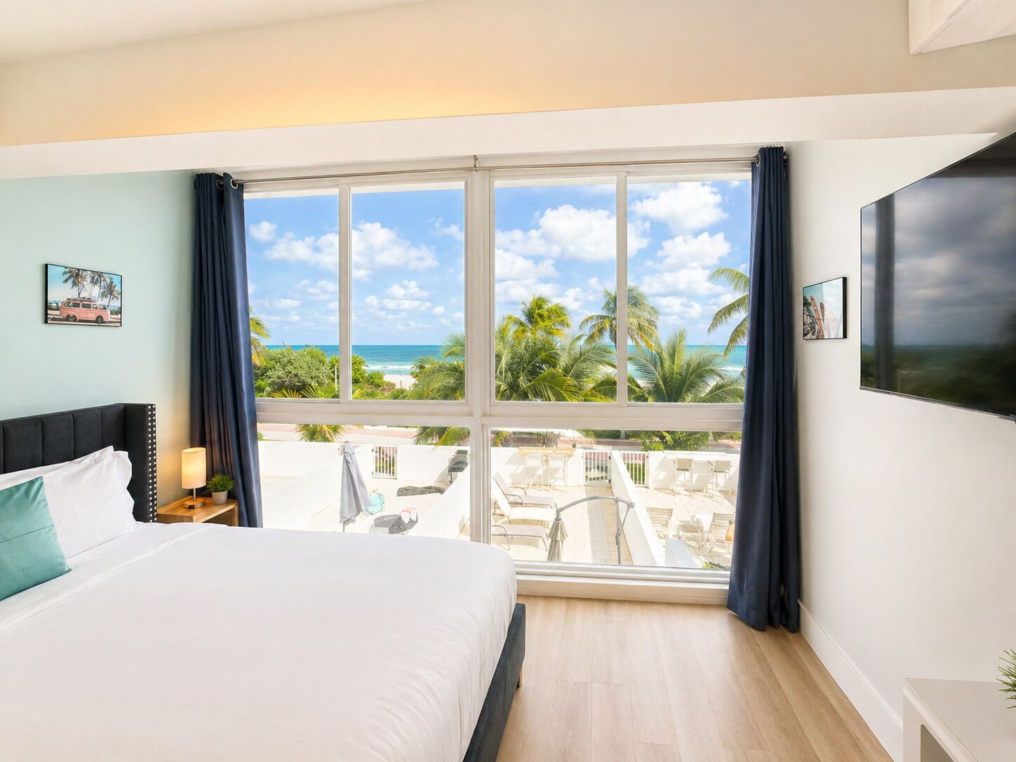 Loft, Multiple Beds | Living area | 50-cm Smart TV with cable channels, Netflix, streaming services