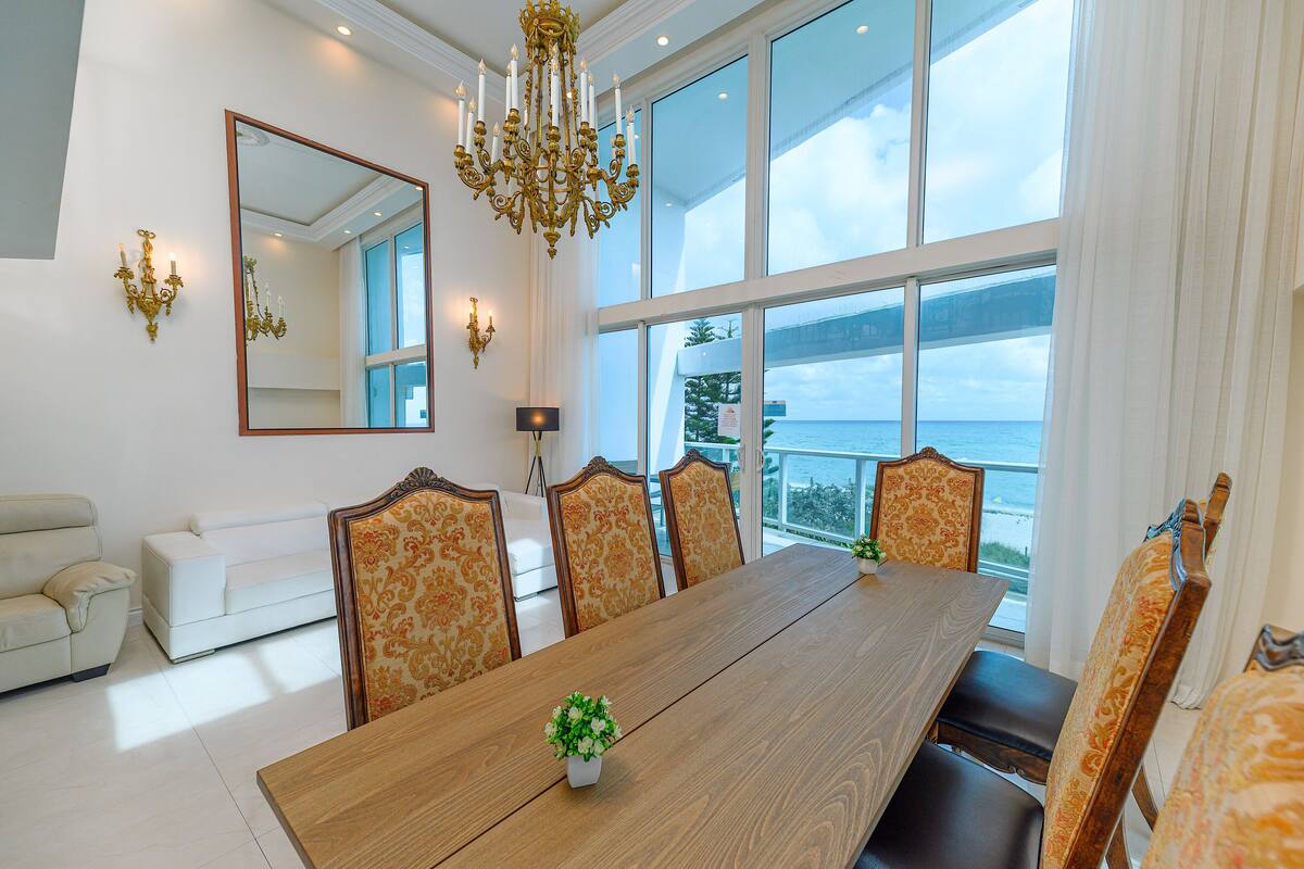 Luxury Apartment, Multiple Beds, Ocean View | Living area