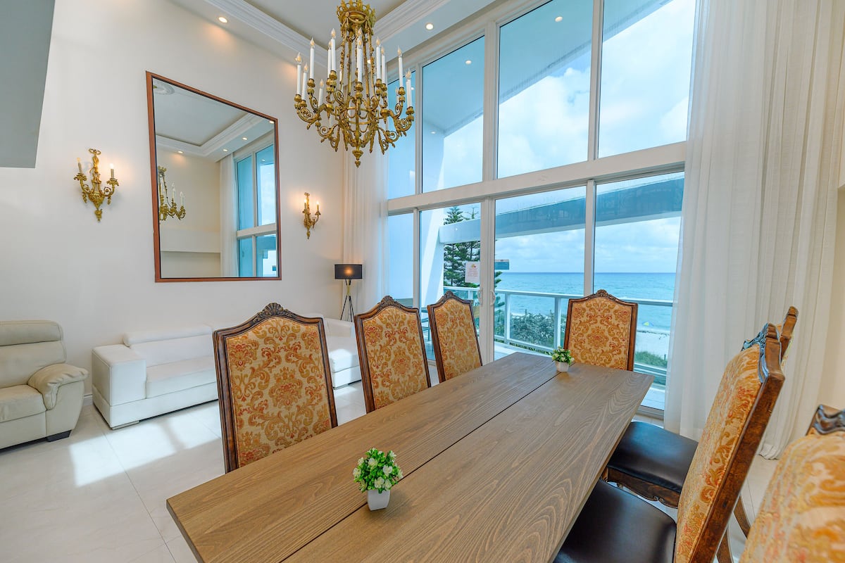 Luksus-lejlighed - flere senge - havudsigt | Opholdsområde