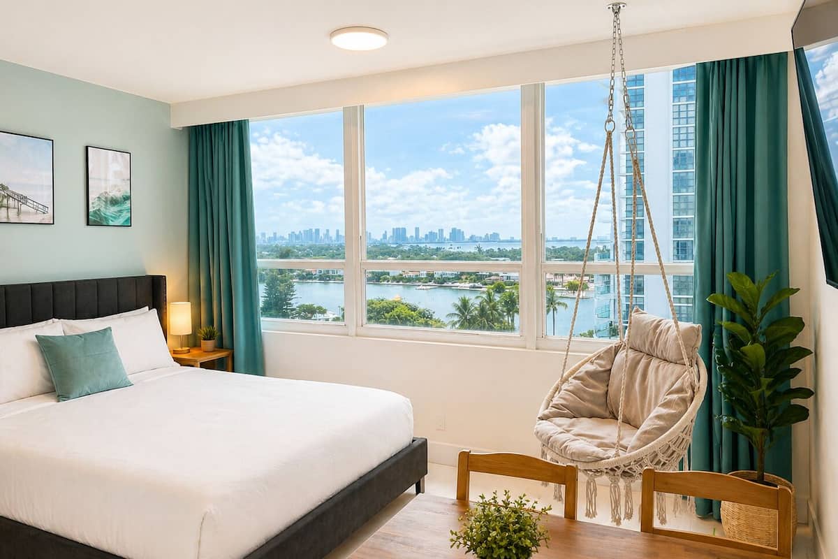Studio, 2 Queen Beds, Bay View