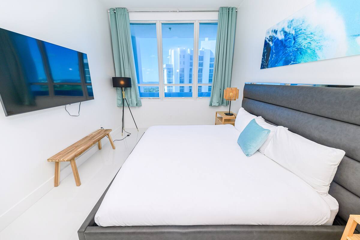 Penthouse, Bay View