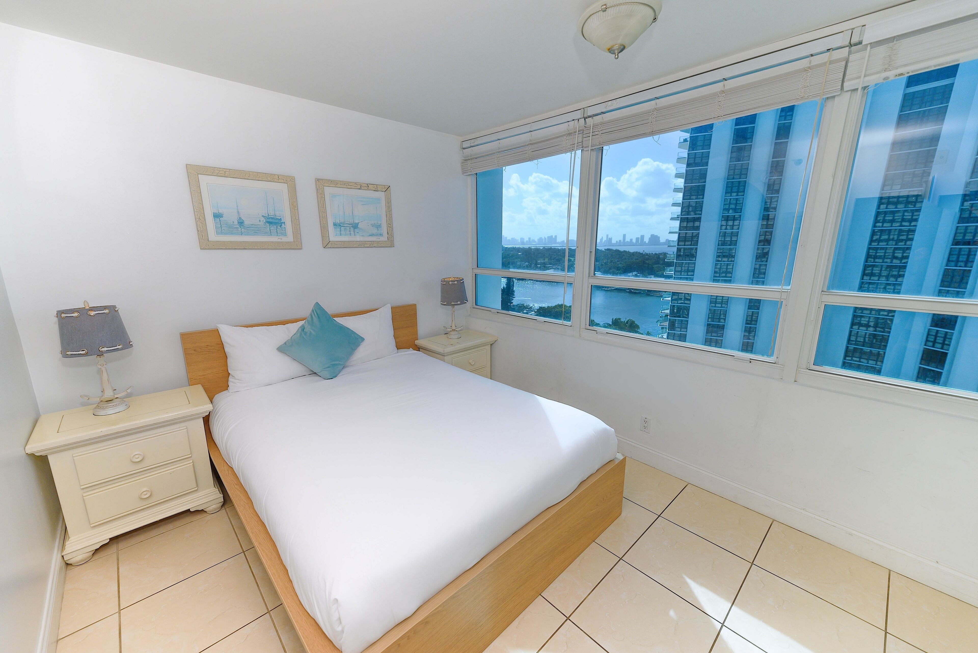 開放式客房, 2 張加大雙人床, 海灣景 | 1 間睡房、獨特裝修、書桌、手提電腦工作空間